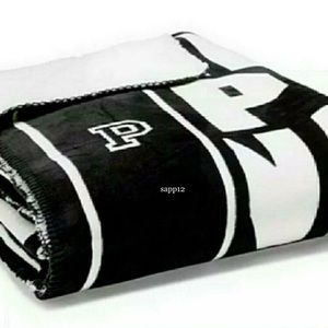 🆕PINK VS ✴P✴P✴LOGO BLACK SHERPA BLANKET